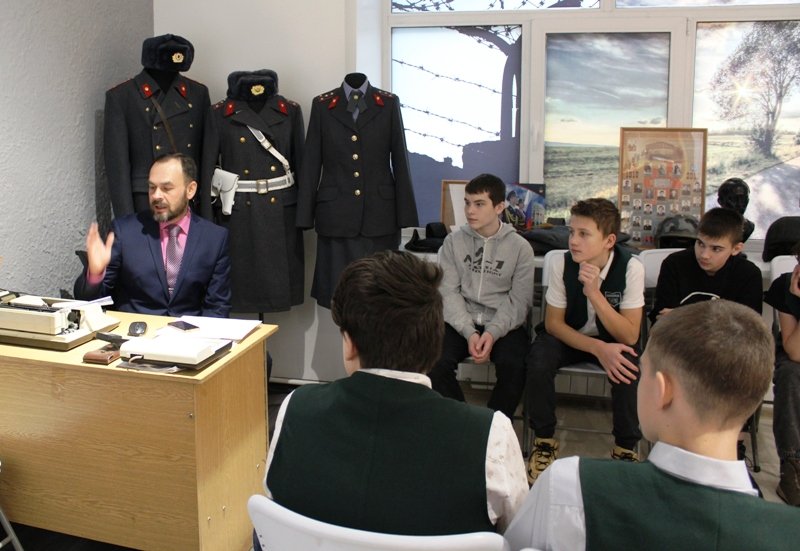 В Березниках полицейские и общественники организовали для школьников экскурсию
